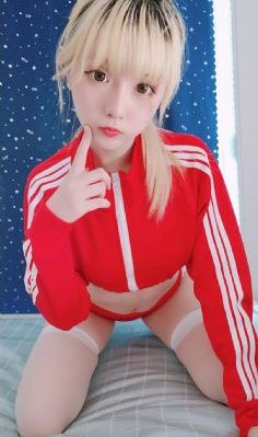 我和大胸女邻居_1080P高清完整版