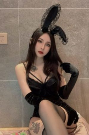她在丈夫面被耍了2中文_DVD高清视频播放